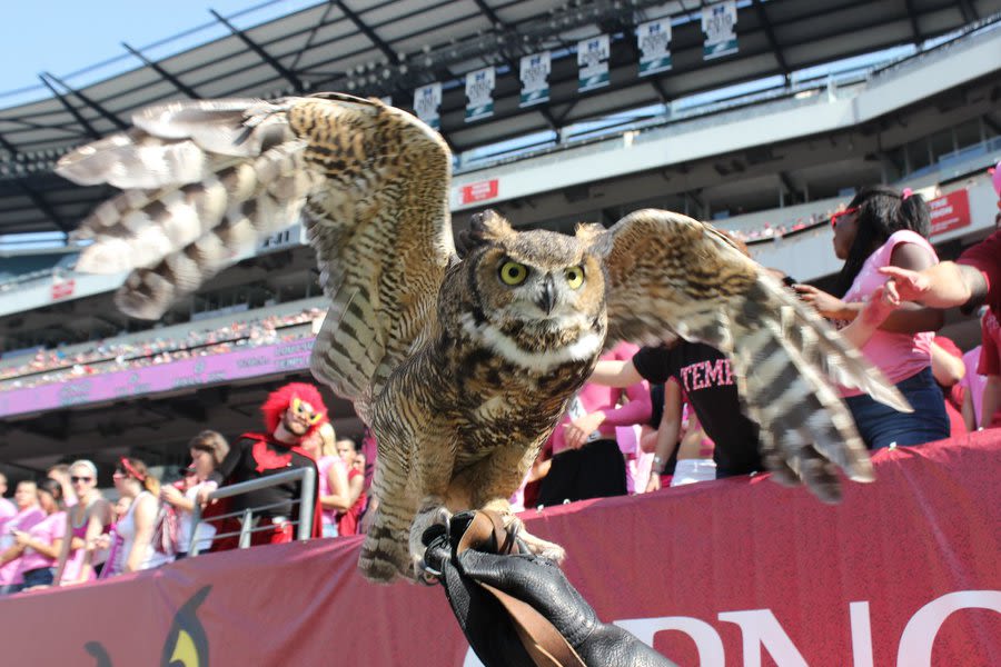 Stella with the excited field hockey team